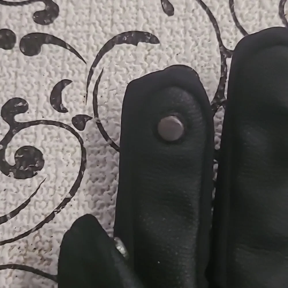 Black 180s Winter Gloves